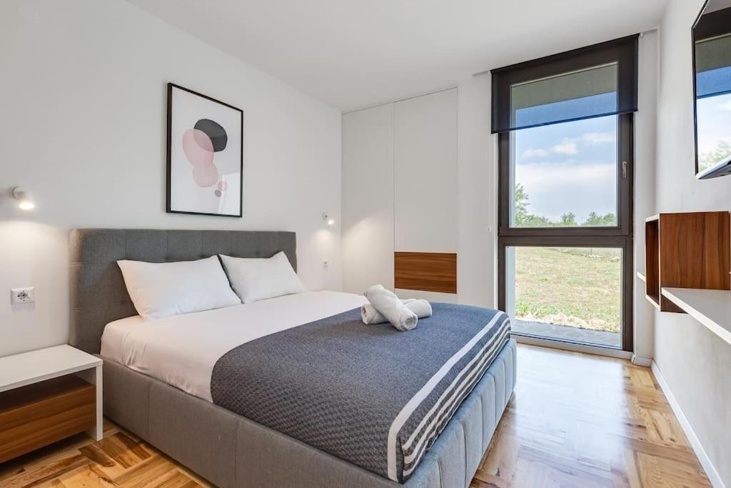 Villa T, Spacious With Heated Pool, Hot Tub & Sauna Rastevic المظهر الخارجي الصورة